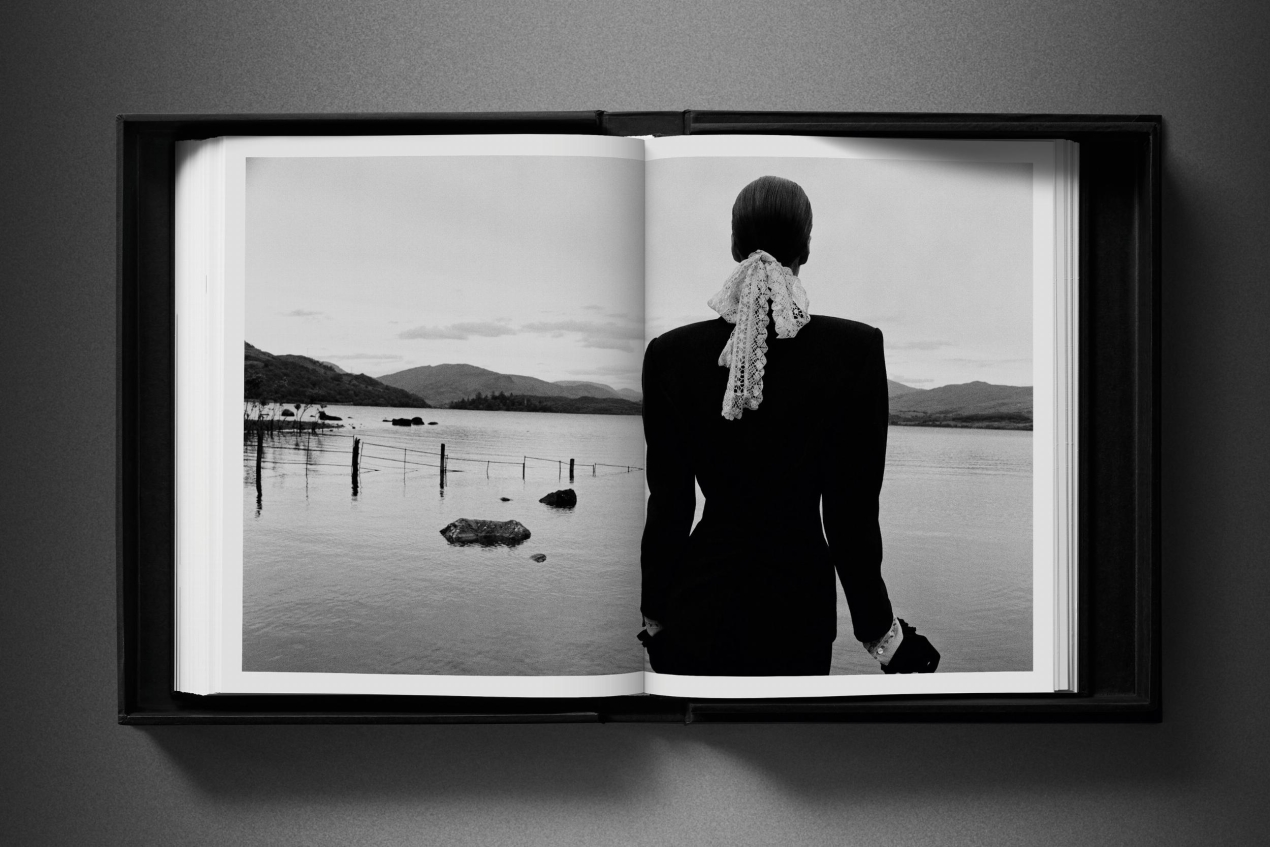 David Bailey. Eighties. Art Edition No. 1–100, ‘Yves Saint Laurent’, 1981 - Immagine 26 di 27