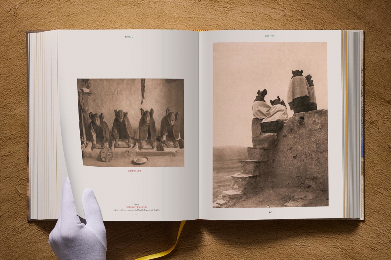 Edward S. Curtis. The North American Indian. The Complete Portfolios - Bild 18 von 19