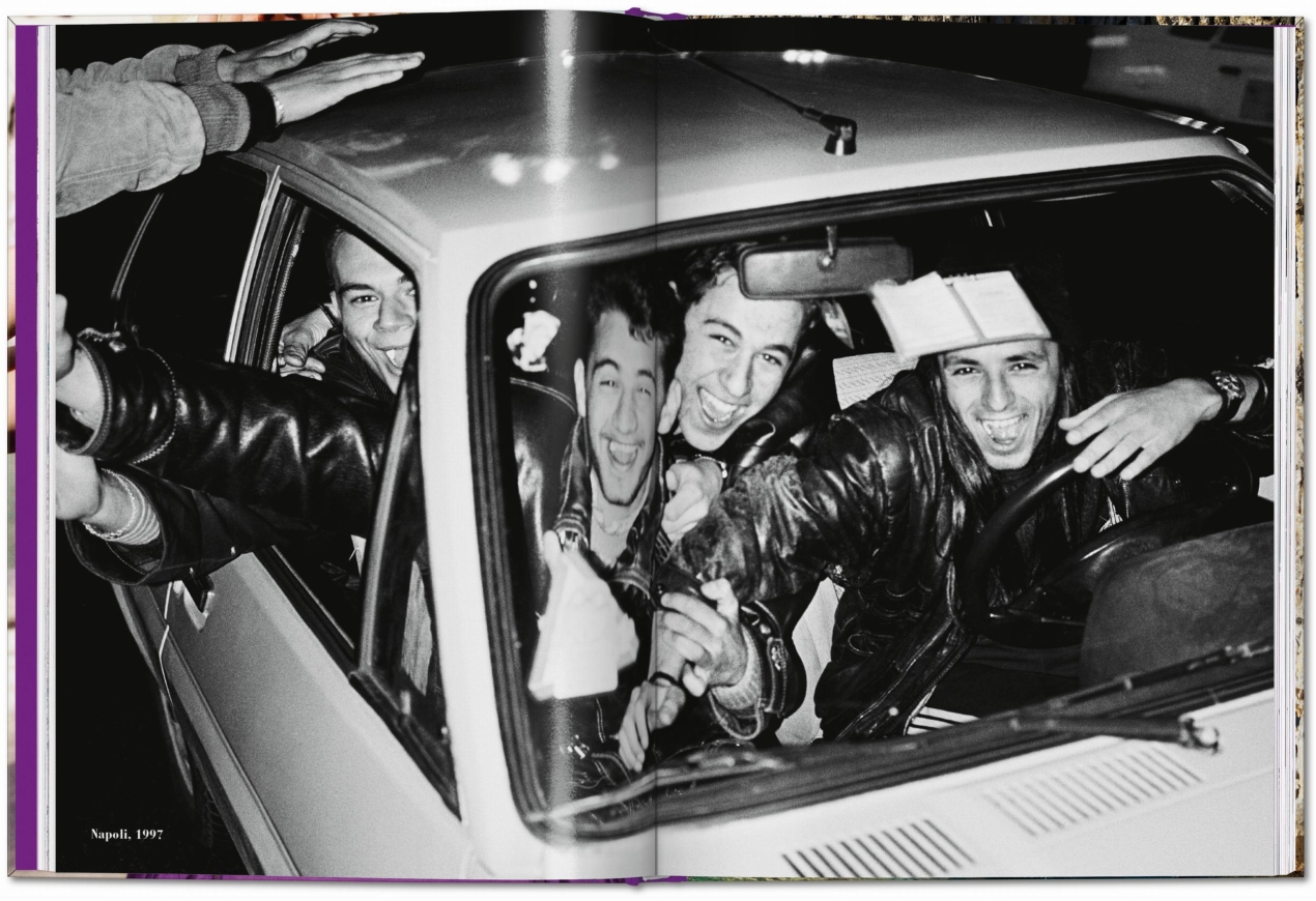 Mario Testino. Ciao - Image 4 of 24