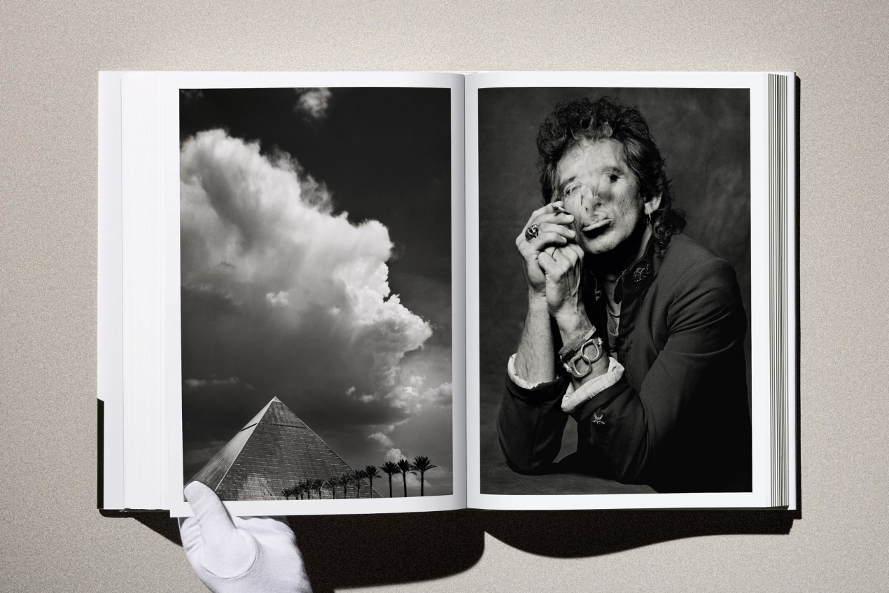 Albert Watson. Kaos. 2nd Edition. Art Edition No. 151–200, 'Keith Richards, New York City', 1988 - Image 27 of 31