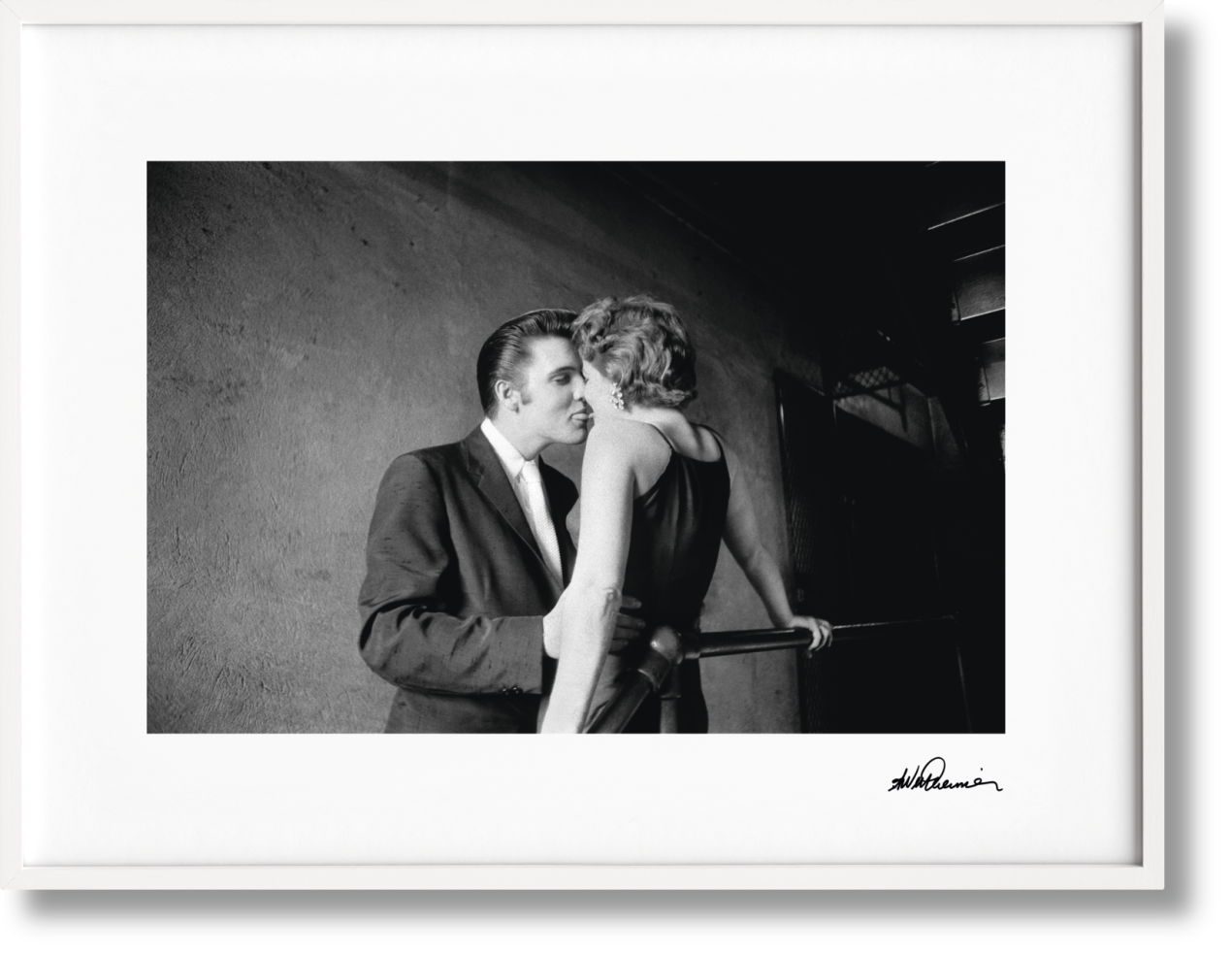 Alfred Wertheimer. Elvis, Art Edition No. 126–250 ‘The Kiss’ - Immagine 1 di 20