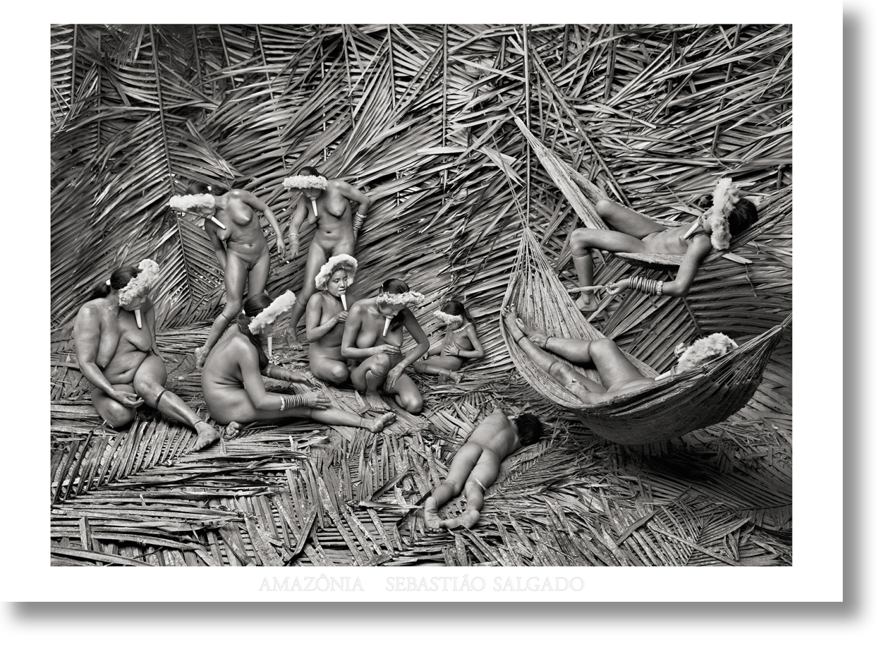 Sebastião Salgado. Amazônia. Poster ‘Zo'e Women’ - Image 1 de 2