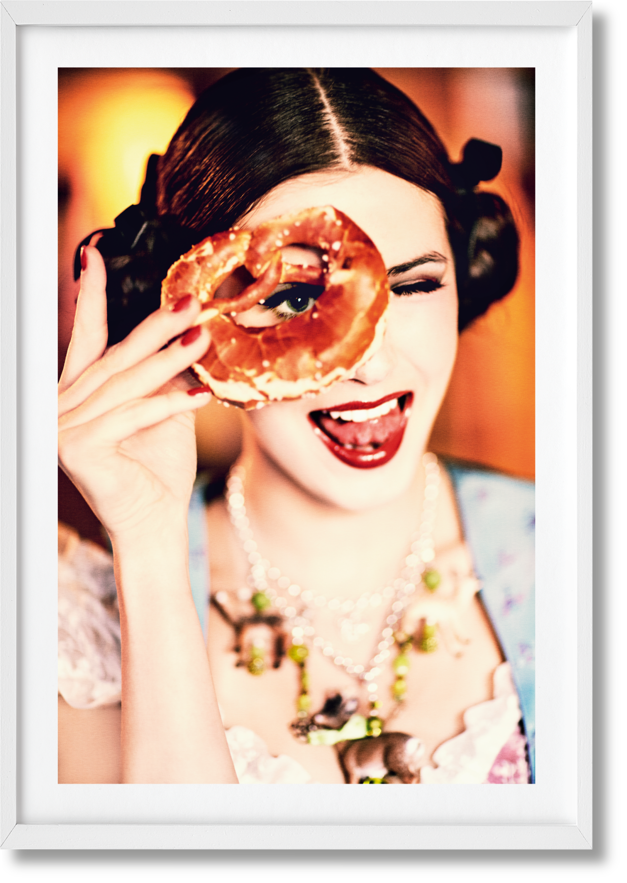 Ellen von Unwerth. Heimat. Art Edition No. 201–300 ‘Spy Device’ - Imagen 1 de 22