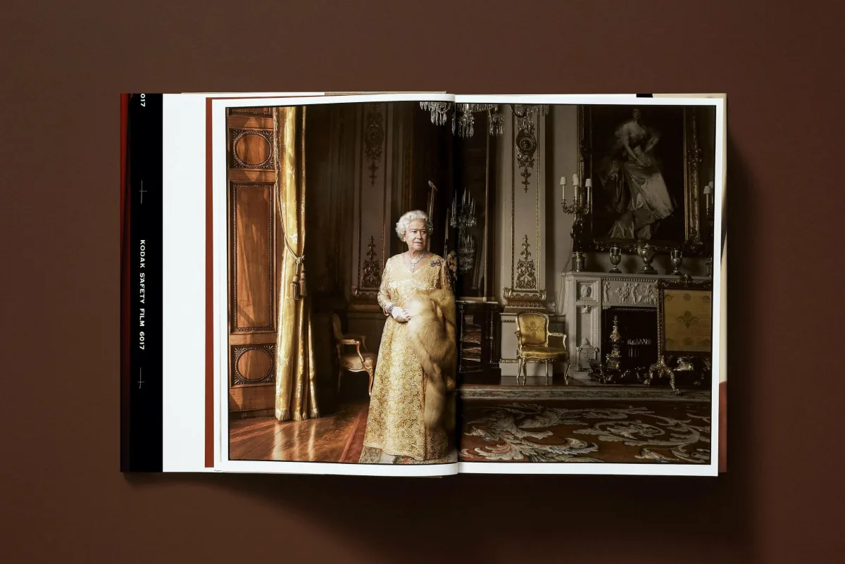 TASCHEN Books: ARNOLD. Annie Leibovitz Art Edition