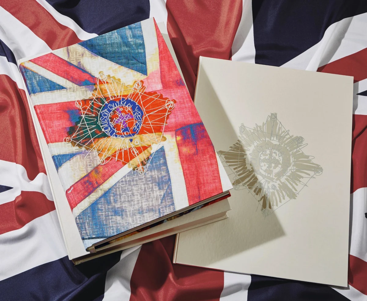 Her Majesty. Vivienne Westwood Edition No. 501–1,000. Harry Benson ‘Royal Departure’
