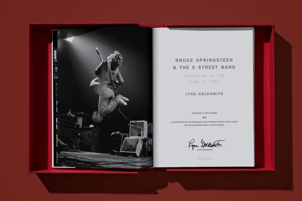 Lynn Goldsmith. Bruce Springsteen & The E Street Band. Art Edition No. 101–200 ‘Bruce with Mic Stand, 1978’