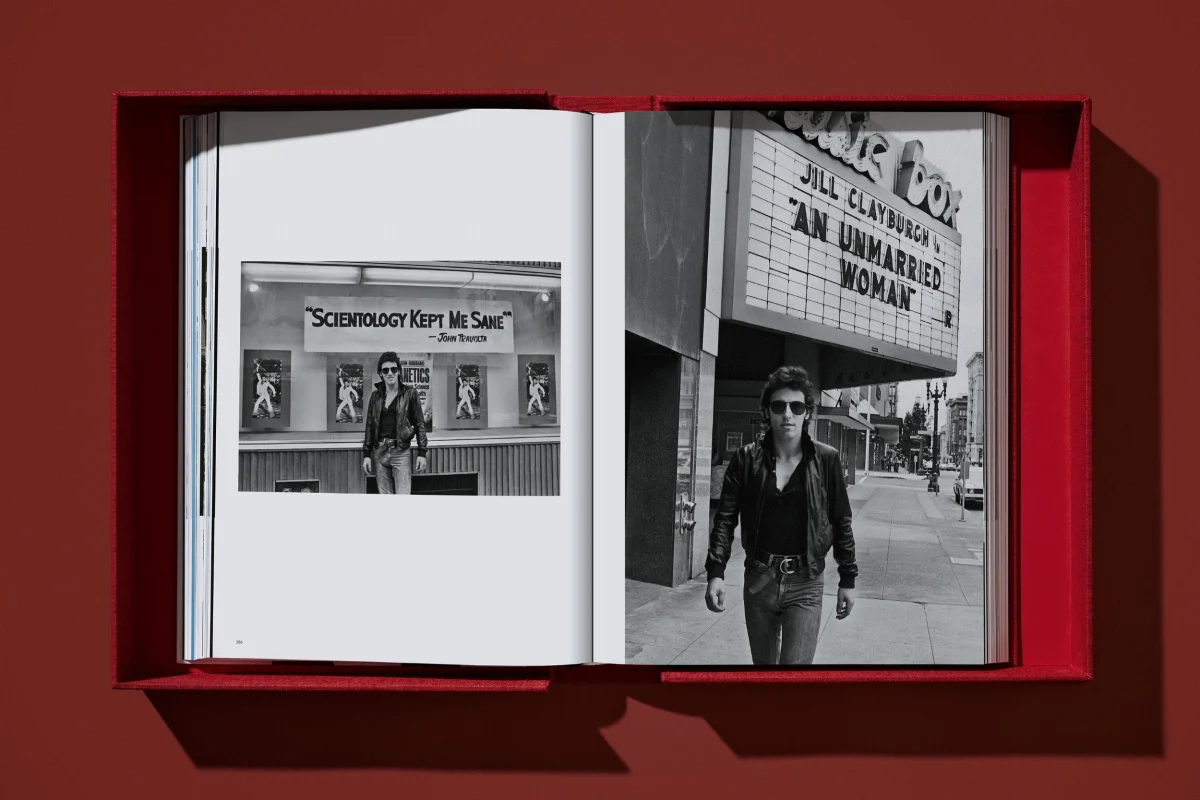 Lynn Goldsmith. Bruce Springsteen & The E Street Band. Art Edition No. 101–200 ‘Bruce with Mic Stand, 1978’