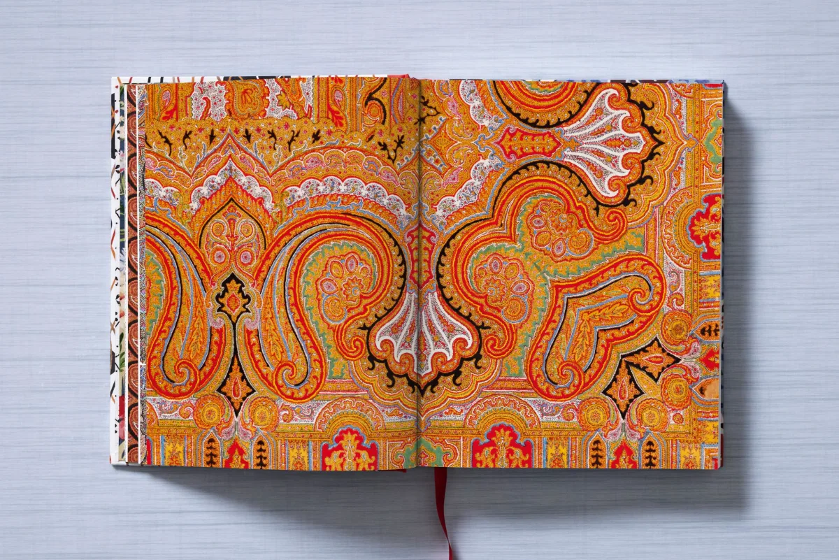 The Book of Printed Fabrics. From the 16th century until today