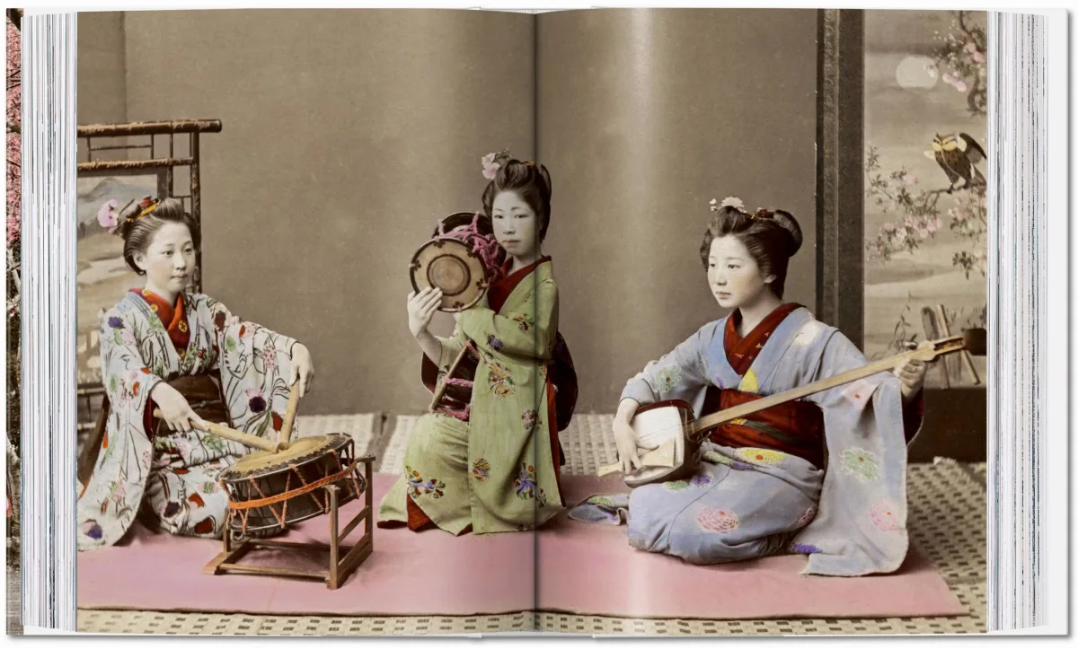 Japan 1900. A Portrait in Color