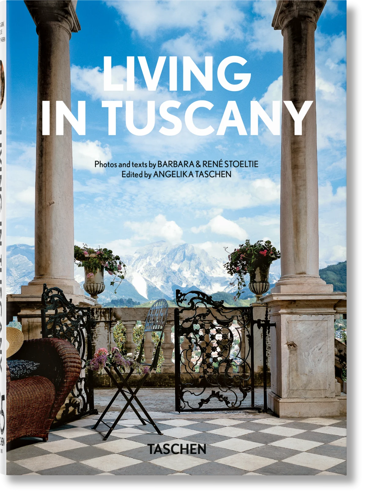 Living in Tuscany. 45th Ed.