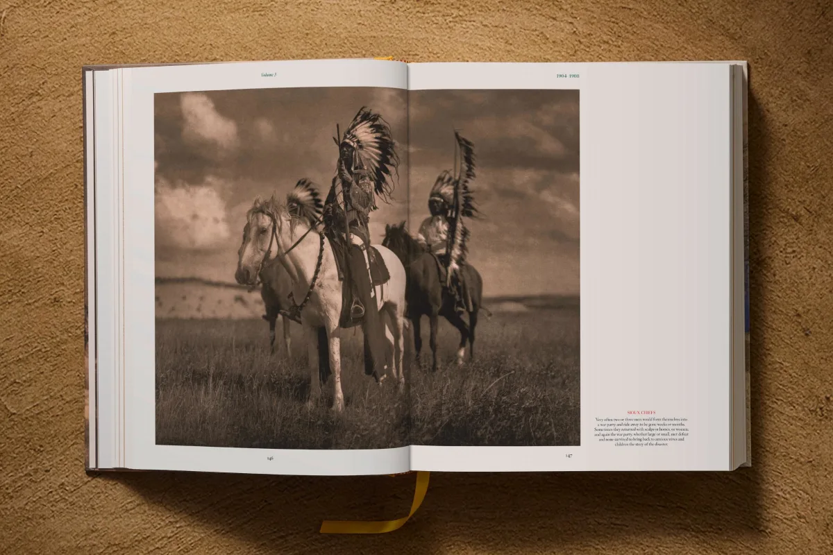 Edward S. Curtis. The North American Indian. The Complete Portfolios