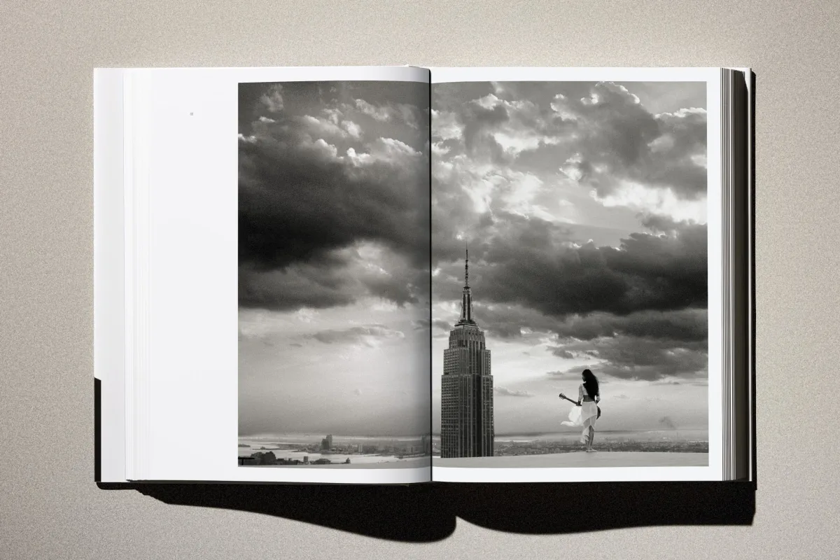 Albert Watson. Kaos. 2nd Edition. Art Edition No. 101–150, 'Christy Turlington (Smoke), New York City', 1990 - Image 16 of 31