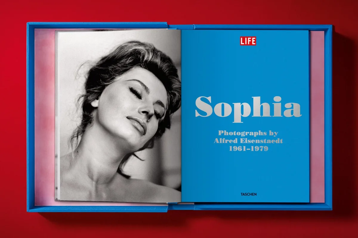 Sophia by Eisenstaedt. Art Edition No. 101–200, ‘Near Naples’, 1961 - Image 5 of 21