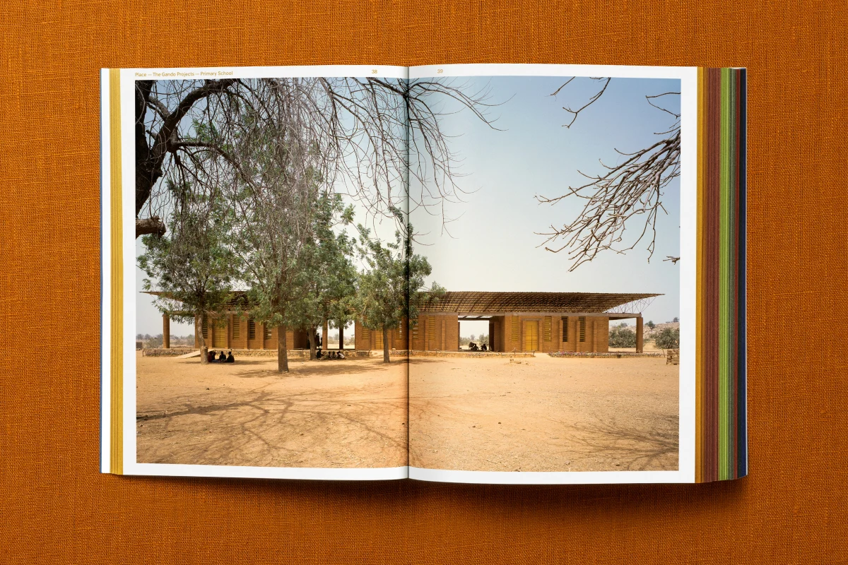 Francis Kéré. Building Stories. Art Edition No. 1–100, ‘Building Brick’ - Bild 11 von 41
