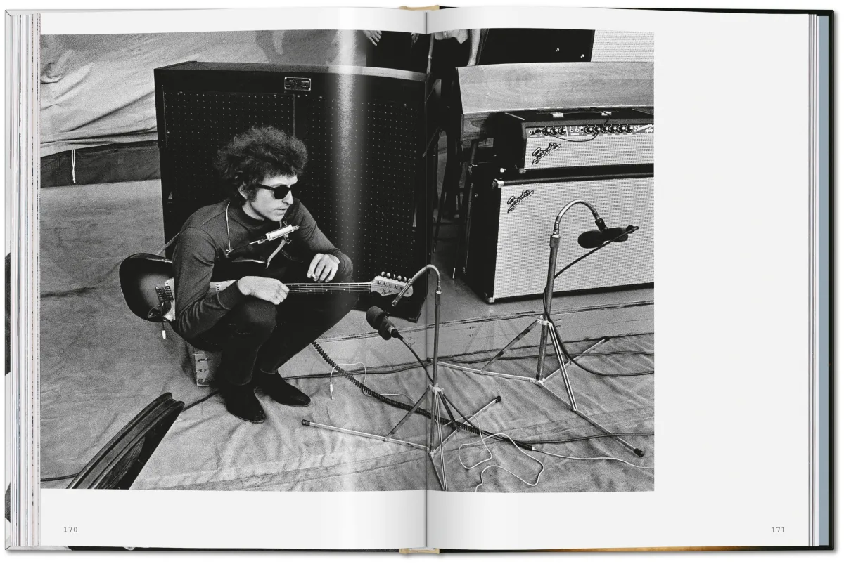 Daniel Kramer. Bob Dylan. A Year and a Day - Image 15 of 17