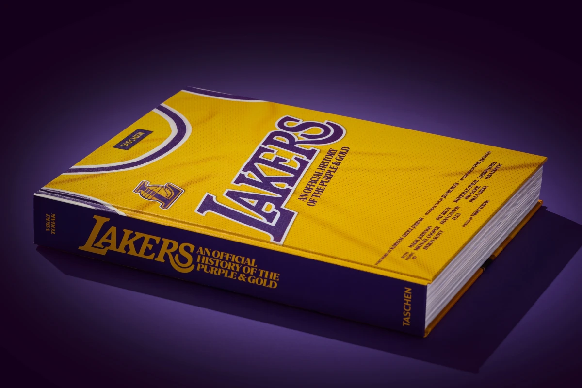 Lakers. An Official History of the Purple & Gold - Bild 2 von 38
