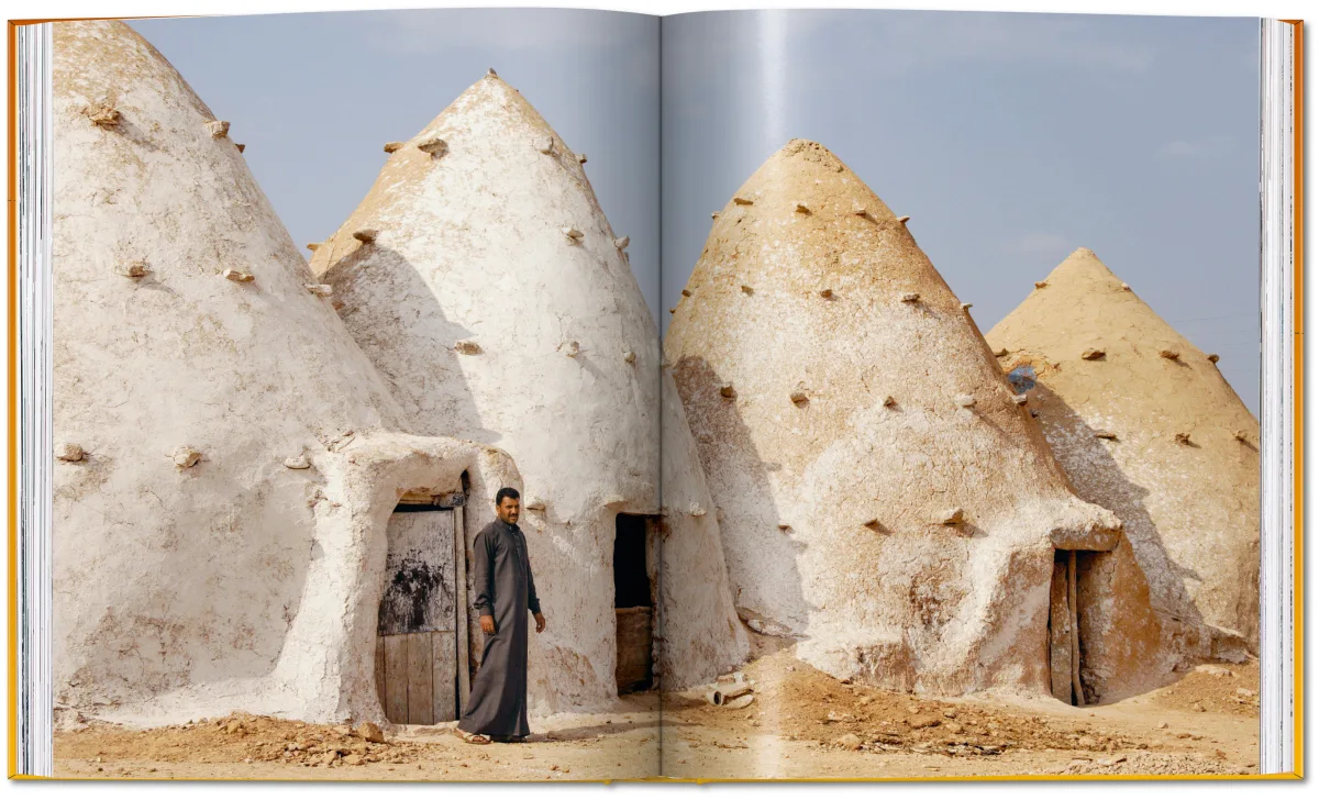 Jean Pistre. Tracing the Roots of Architecture. Traditional Buildings around the World - Image 14 of 20