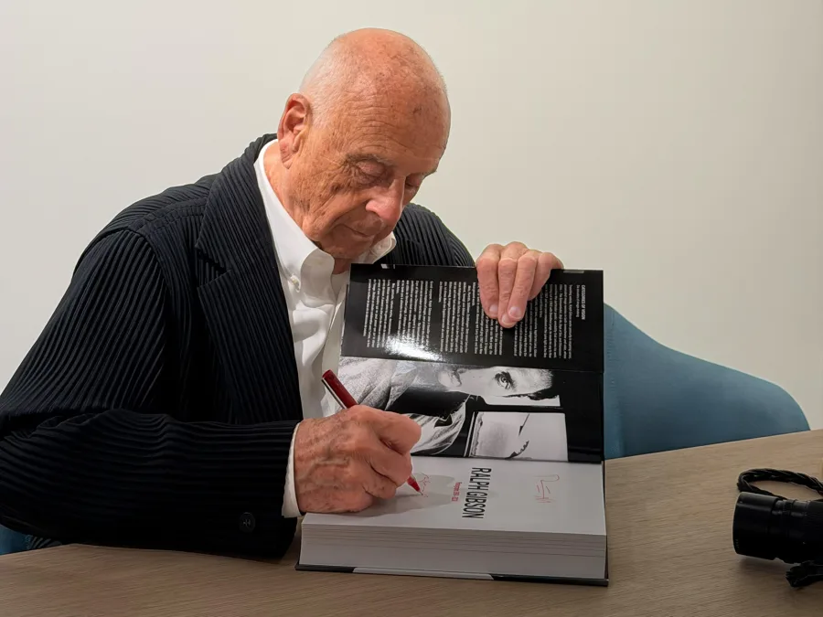Ralph Gibson at Leica Store Milan - A book signing with the photographer