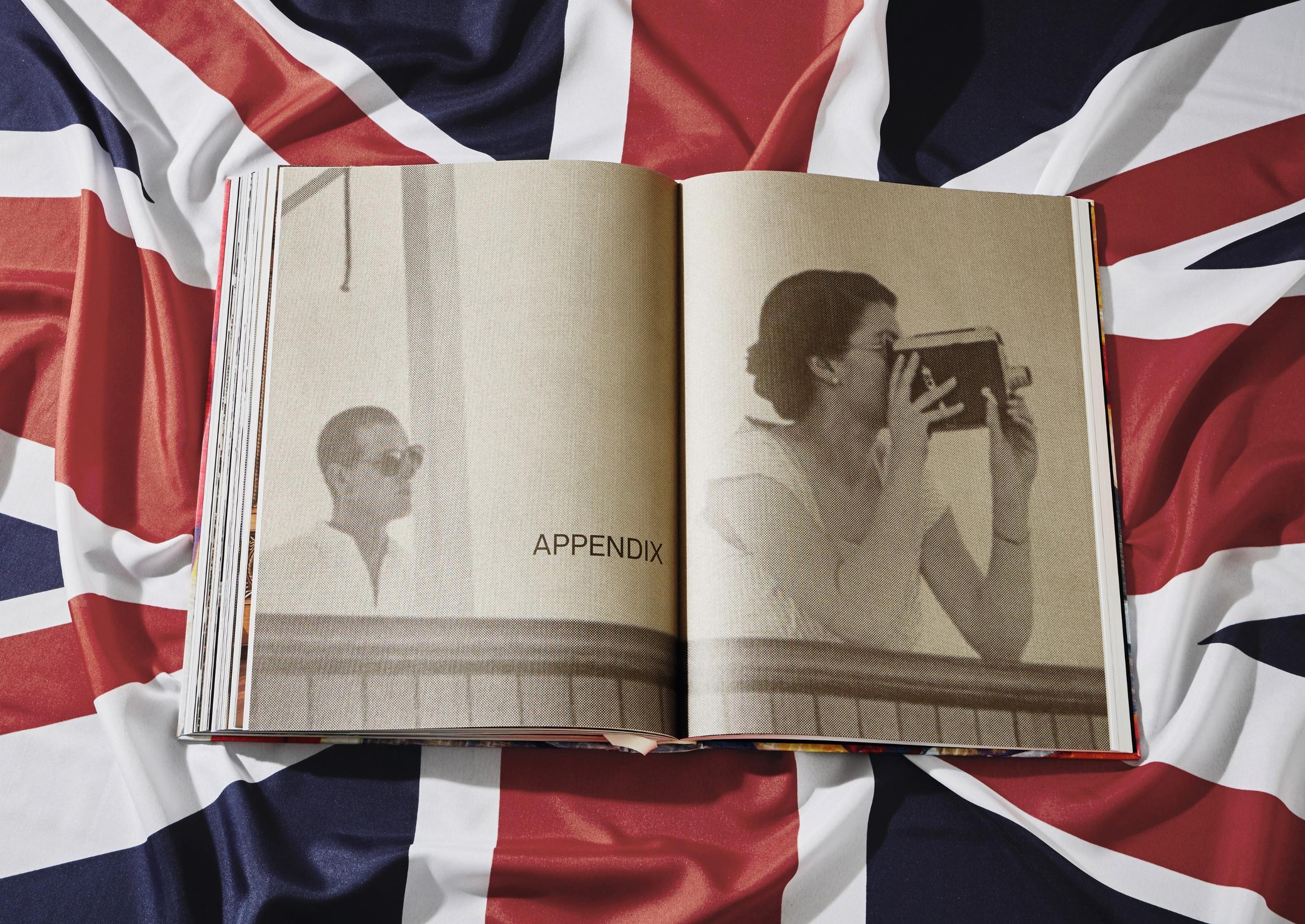 Her Majesty. Vivienne Westwood Edition No. 501–1,000. Harry Benson ‘Royal Departure’ - Imagen 11 de 11