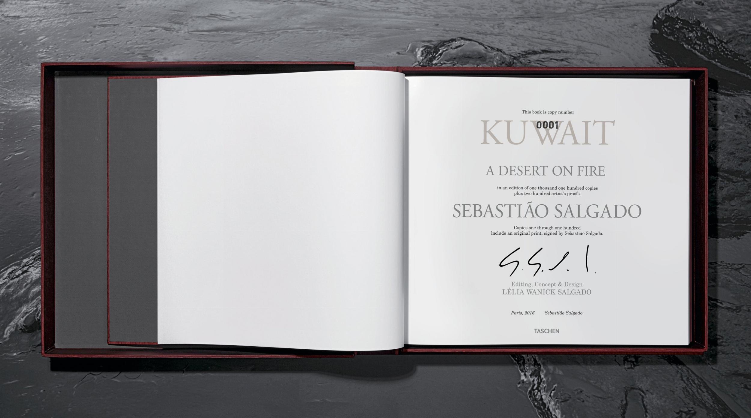 Sebastião Salgado. Kuwait. A Desert on Fire - Image 4 de 17