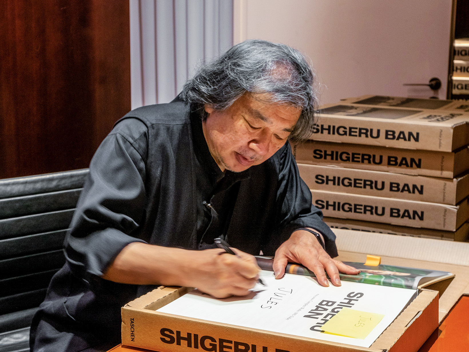 Shigeru Ban in Paris - A book signing with the architect