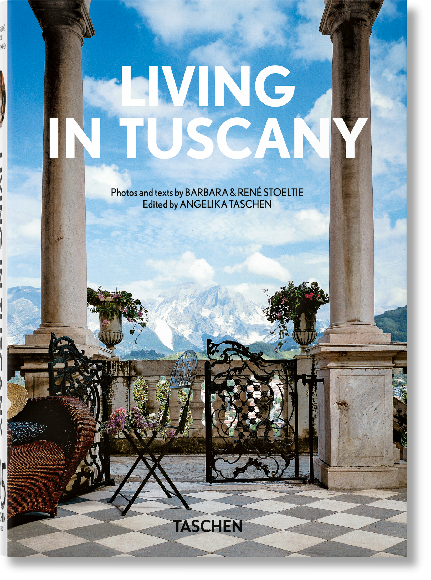 Living in Tuscany. 45th Ed.